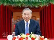 Top leader holds phone talks with Japanese PM